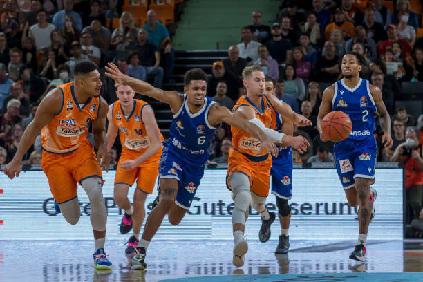 投身体育的 投身体育的